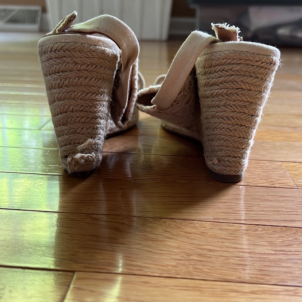 Report Nude Wedges - Picture 3 of 3